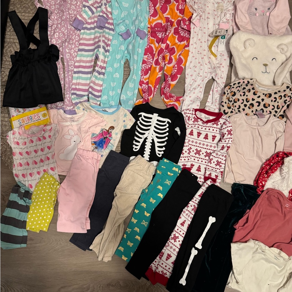 Assorted Baby Clothing Set -Size 24 Months & 2T - Picture 3 of 8